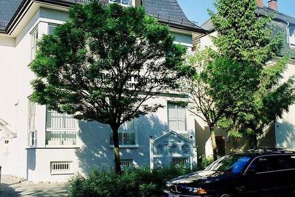 Praxis Büroräume in Bad Soden zum Vermieten zum 1.4.2026 zimmer