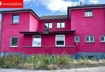 Leerstehendes Wohnhaus mit 18 Einzelzimmern und Stellplätzen! Leerstehendes Wohnhaus mit 18 Einzelzimmern und Stellplätzen!
