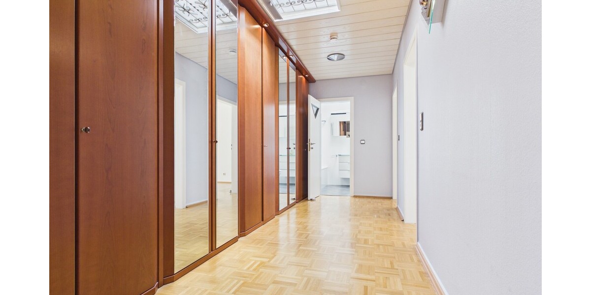 Einzigartiger Atrium-Bungalow in Maintal-Bischofsheim mit EBK, Traumgarten und Garage - Bungalow Maintal / Bischofsheim Bischofsheim | Angebot:26110603