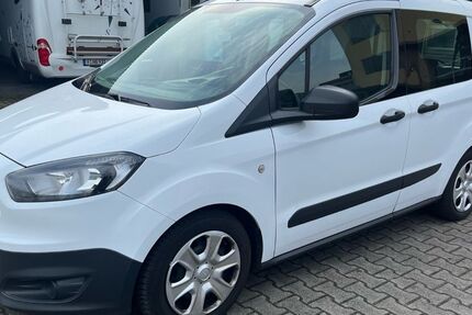 Ford Transit Courier 95.000 km 8.490 € Frankfurt am Main 65933