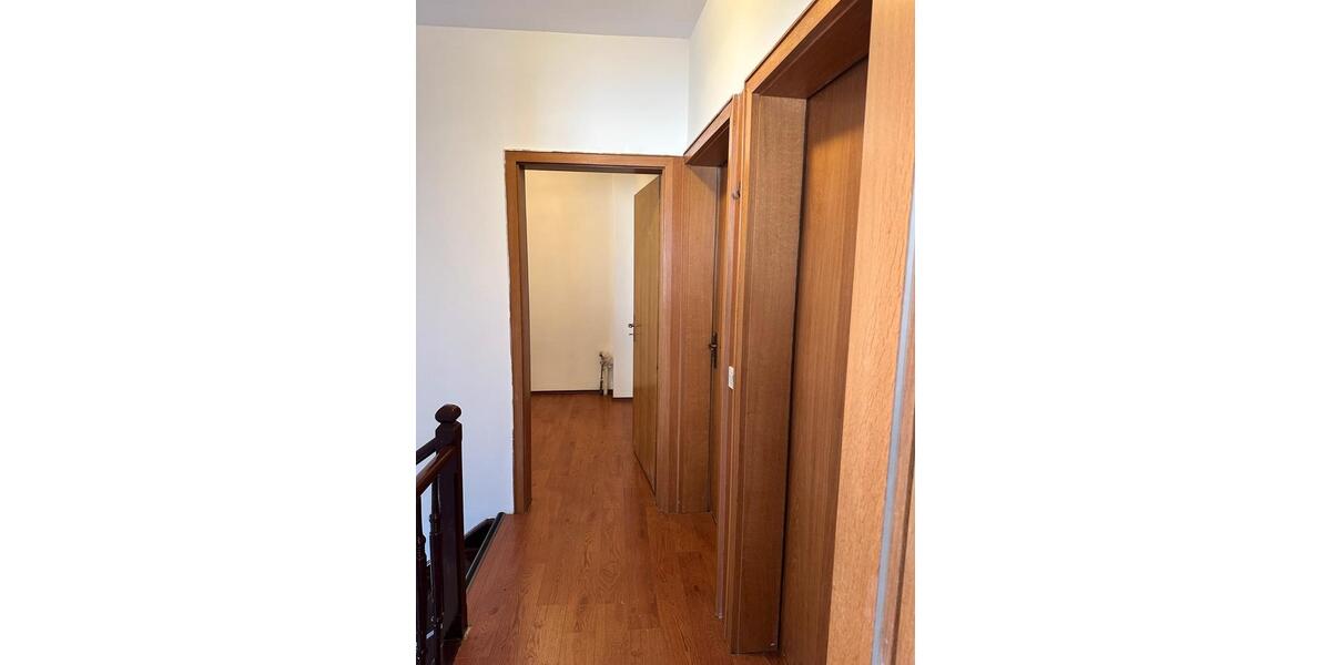 Einfamilienhaus Rodenbach - 6 Zimmer, 150 m&sup2;, 2.500&euro; | Angebot:26210865