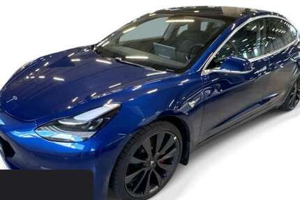 Tesla Model 3 55.871 km 27.500 &euro; Hanau 63457