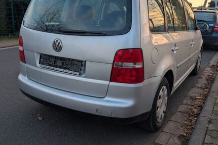 VW Touran 236.000 km 1.650 &euro; Nidderau 61130
