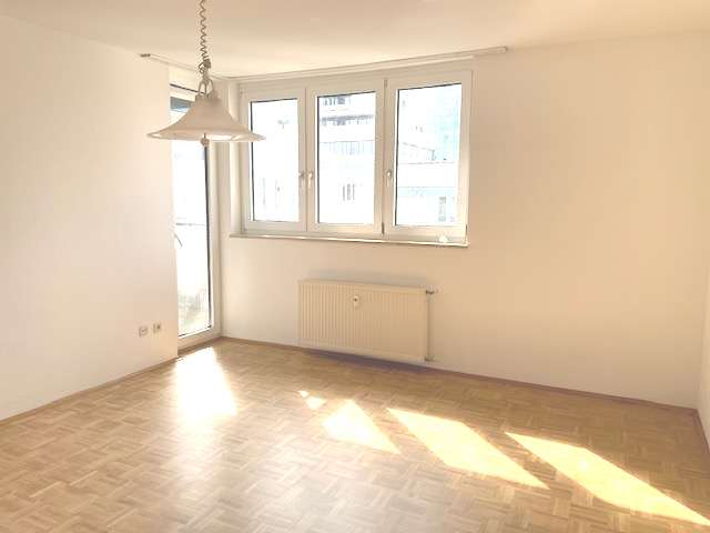 Etagenwohnung Offenbach am Main - 3 Zimmer, 96 m&sup2;, 1.200&euro; | Angebot:26102825