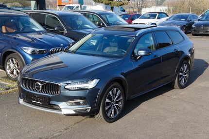 Volvo V90 Cross Country 129.000 km 29.991 &euro; Großkrotzenburg 63538