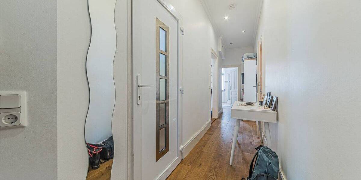 Schöne 3-Zimmer-Altbau-Wohnung mit Balkon in sehr guter Nordendlage 3 zimmer