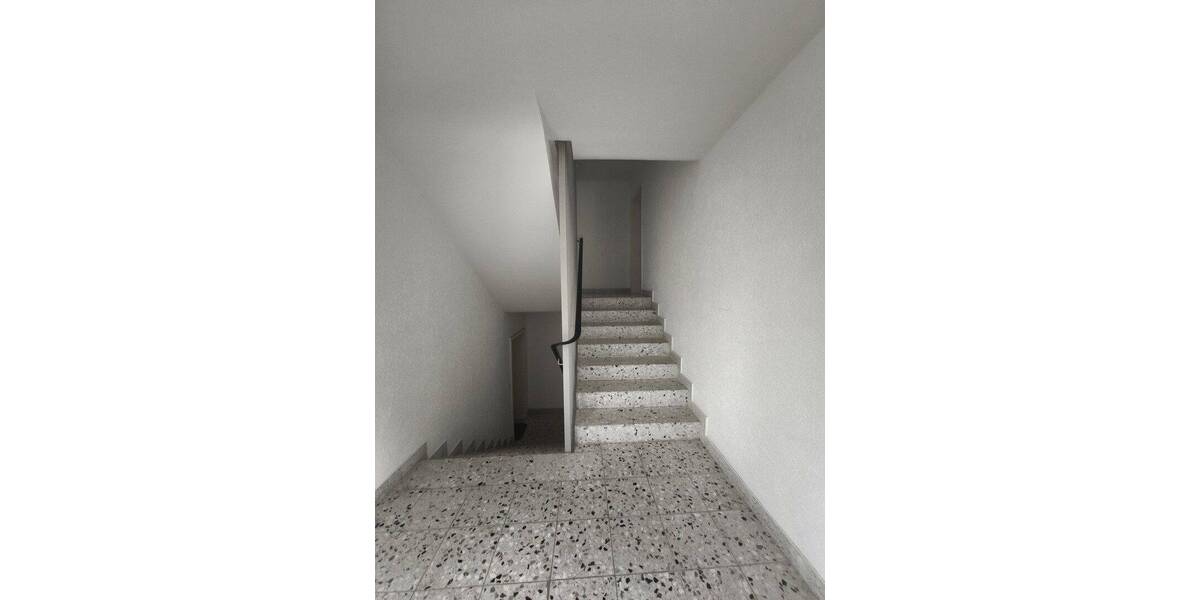 Etagenwohnung Frankfurt am Main Praunheim - 3 Zimmer, 88 m&sup2;, 1.200&euro; | Angebot:26866272