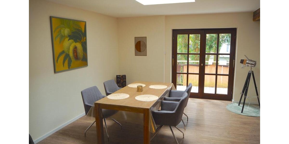 Etagenwohnung Kronberg im Taunus - 4 Zimmer, 153 m&sup2;, 2.450&euro; | Angebot:25027337