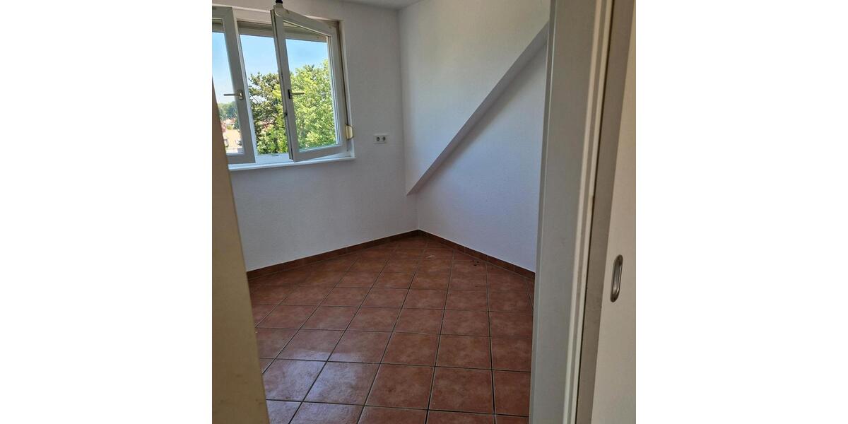 Dachgeschoßwohnung Rüsselsheim am Main - 4 Zimmer, 82 m&sup2;, 259.000&euro; | Angebot:26393918