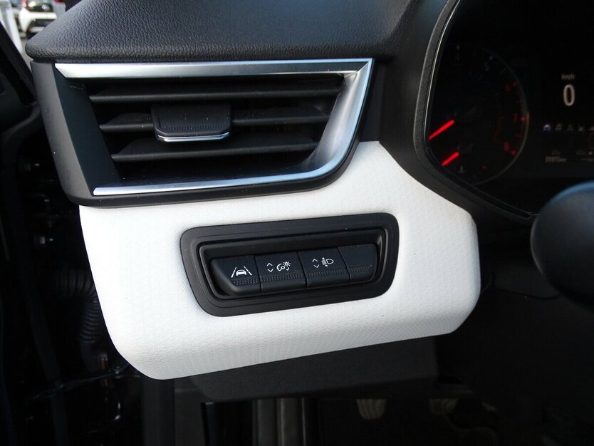 Renault Clio 1,0l Evolution Navi Rückfahrkamera, Einparkhi 31.015 km 12.990 € Rodgau 63110