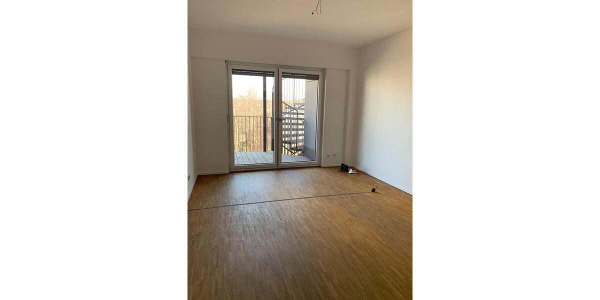 Terrassenwohnung Frankfurt am Main Ostend - 2 Zimmer, 83 m&sup2;, 1.791&euro; | Angebot:25887660