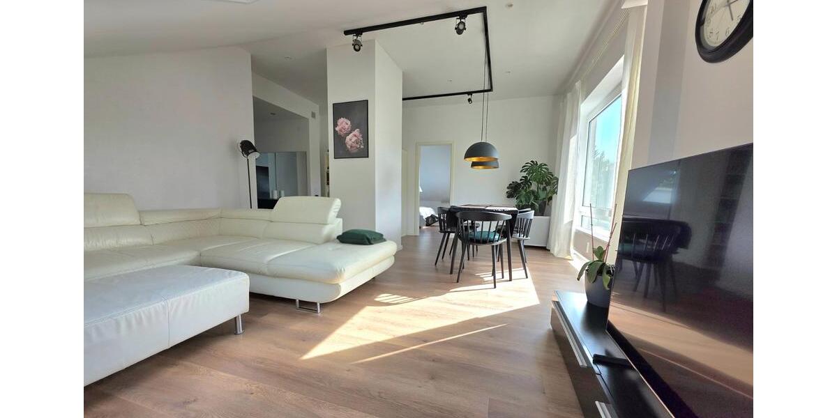 4-Zimmer-Dachgeschosswohnung mit Garage & Top-Lage in Kelkheim 4 zimmer