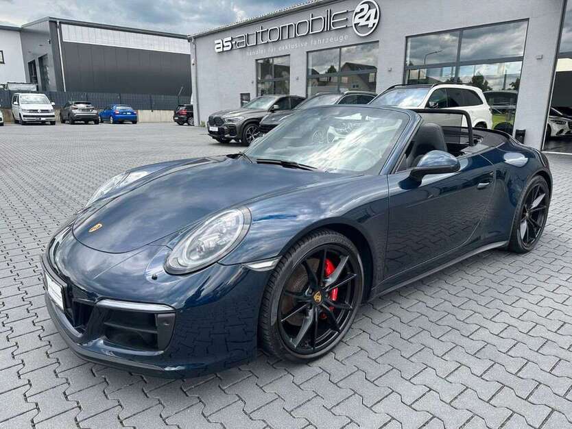 911
