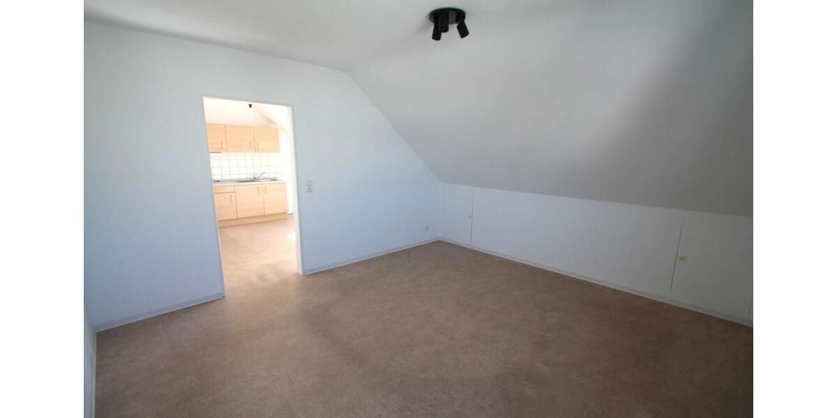 Dachgeschoßwohnung Frankfurt am Main West - 3.5 Zimmer, 92 m&sup2;, 1.100&euro; | Angebot:26196702