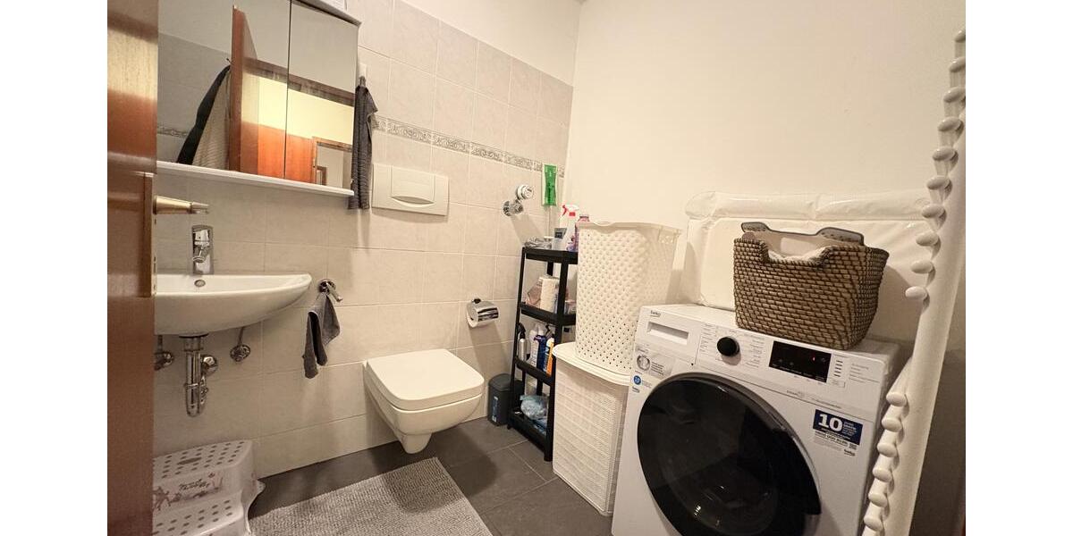 Große und helle 2 Zimmerwohnung mit Balkon und Aussicht auf die Natur 2.5 zimmer