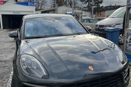 Porsche Macan 190.000 km 29.600 € Frankfurt am Main 60327