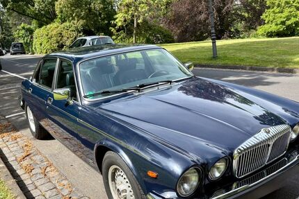 Jaguar Daimler 197.000 km 17.490 &euro; Frankfurt 60325