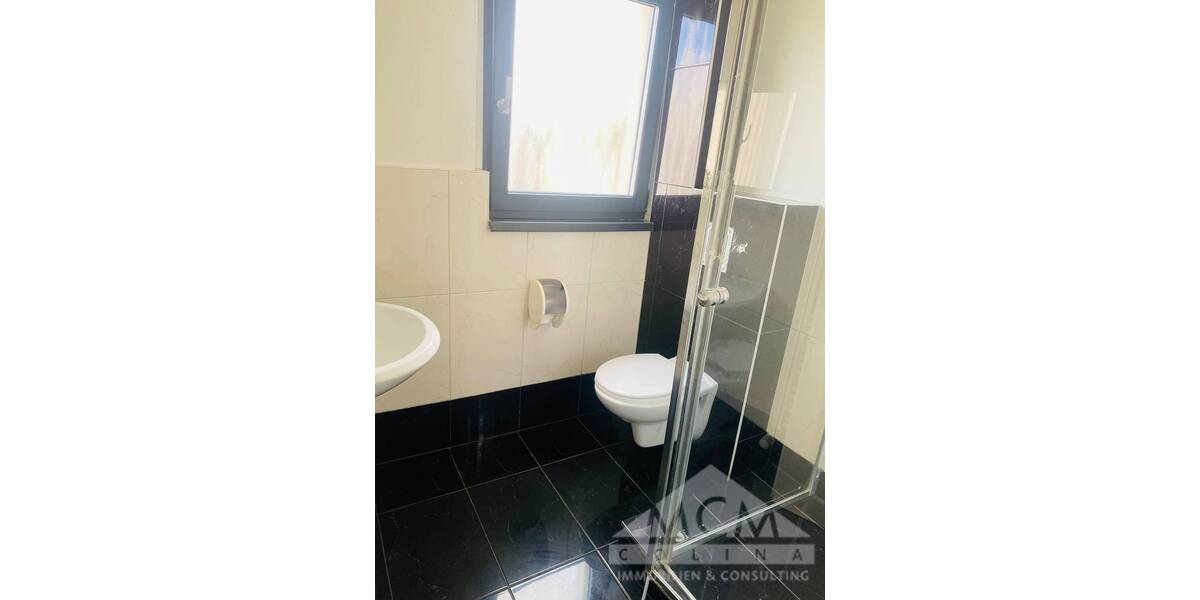 #VERKAUFT# 2015 kernsanierte Beherbergungsimmobilie in Offenbach-Mitte mit 23 Zimmer (40 Betten) und Ausbaureserve. zimmer