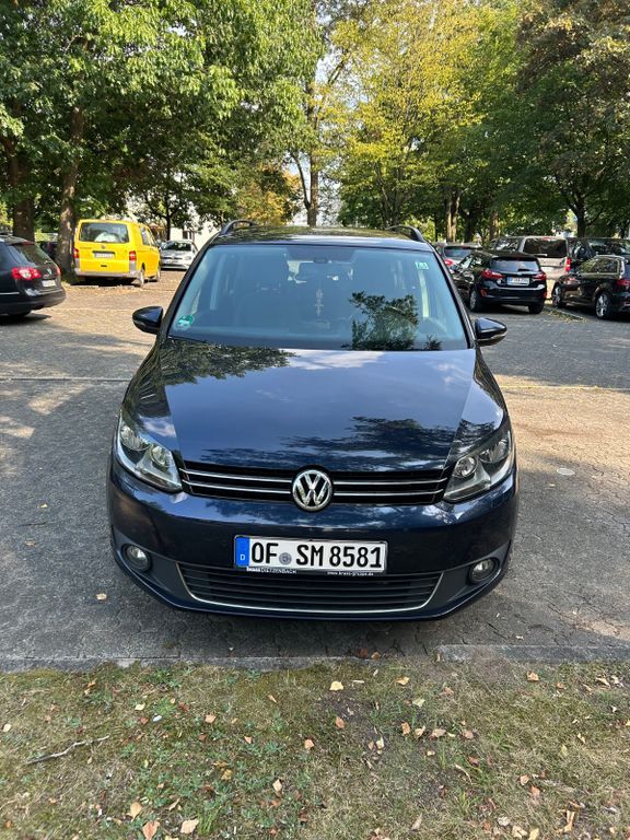 VW Touran 284.000 km 6.600 € Dreieich 63303