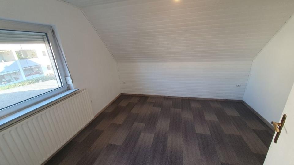 Einfamilienhaus Hattersheim am Main - 4.5 Zimmer, 114 m&sup2;, 1.600&euro; | Angebot:25408295