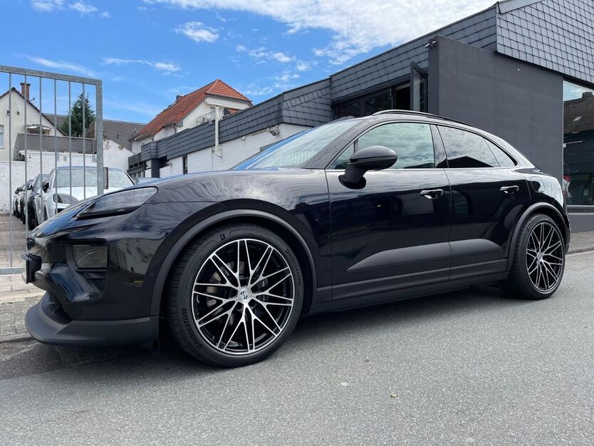 Porsche Macan 8.600 km 90.990 € Flörsheim am Main 65439