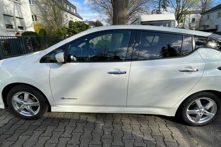 Nissan Leaf 54.502 km 13.000 &euro; Frankfurt am Main 60487