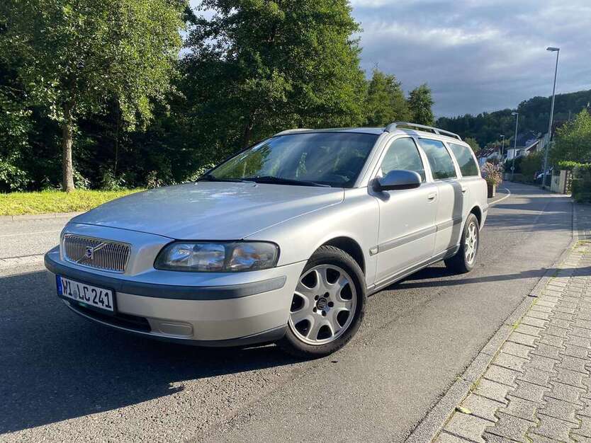 Volvo V70 176.000 km 5.999 € Eppstein 65817