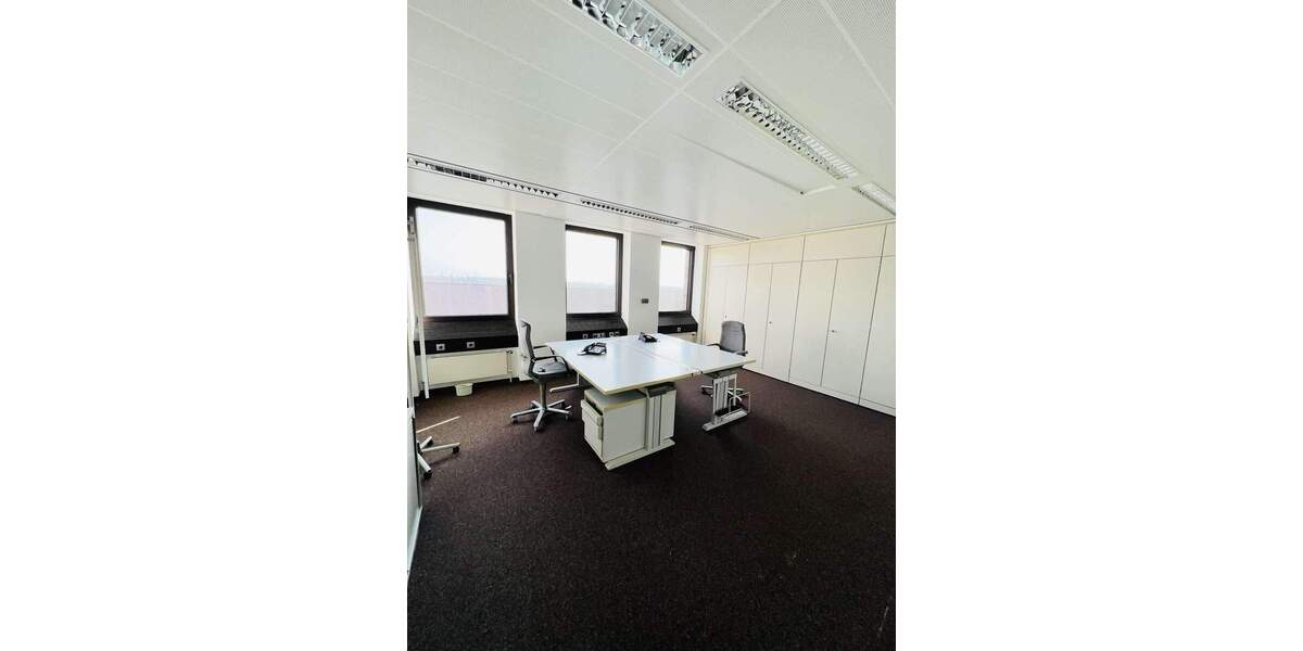 Investmentchance bei Frankfurt: Gewerbegebäude für Büro, Klinik oder Pflege 6 zimmer