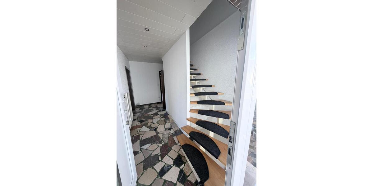 Einfamilienhaus Altenstadt - 6 Zimmer, 150 m&sup2;, 1.600&euro; | Angebot:26195902