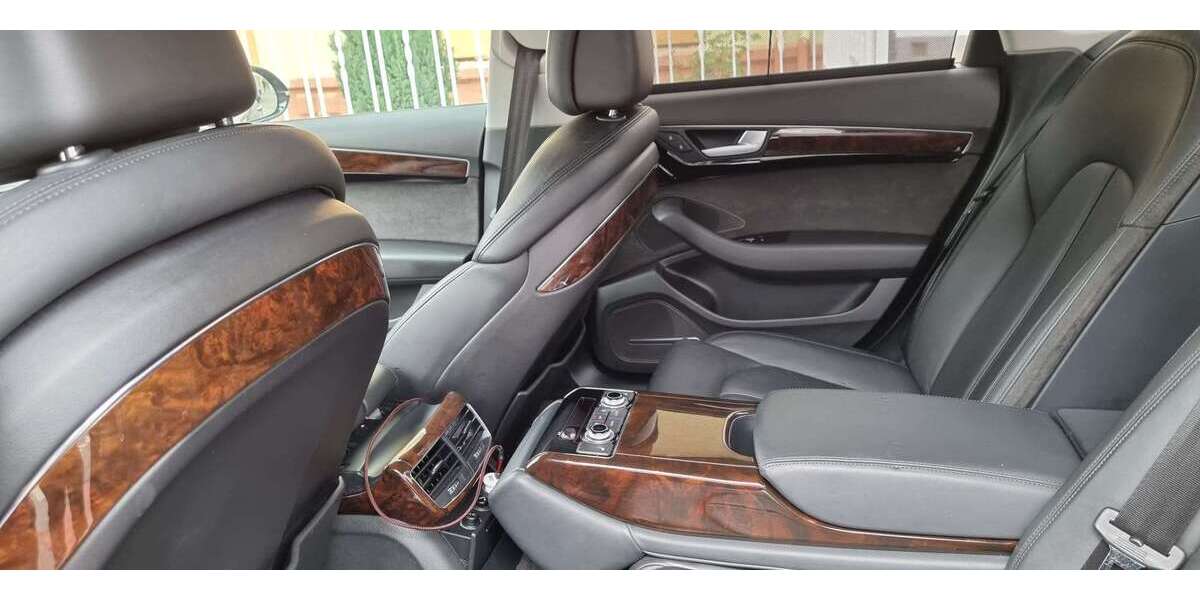 Audi A8 210.000 km 24.500 &euro; Kelsterbach 65451