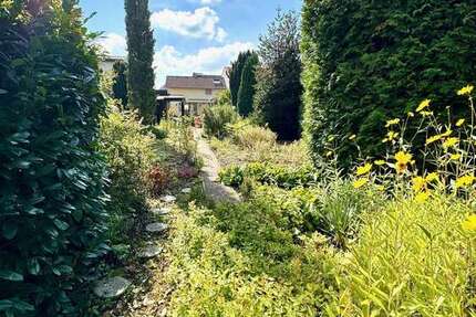 Haus zum Kaufen in Kriftel 897.000 € 224 m² 7 zimmer