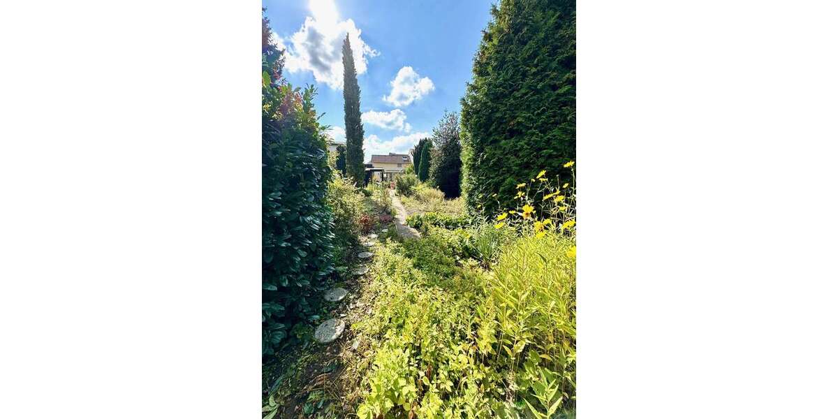 Haus zum Kaufen in Kriftel 897.000 € 224 m² 7 zimmer