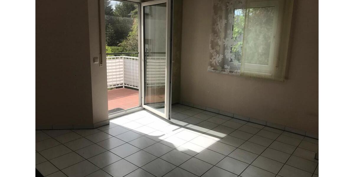 Gepflegte 3,5 Zimmer-Wohnung mit Balkon und Einbauküche in Gründa 3.5 zimmer