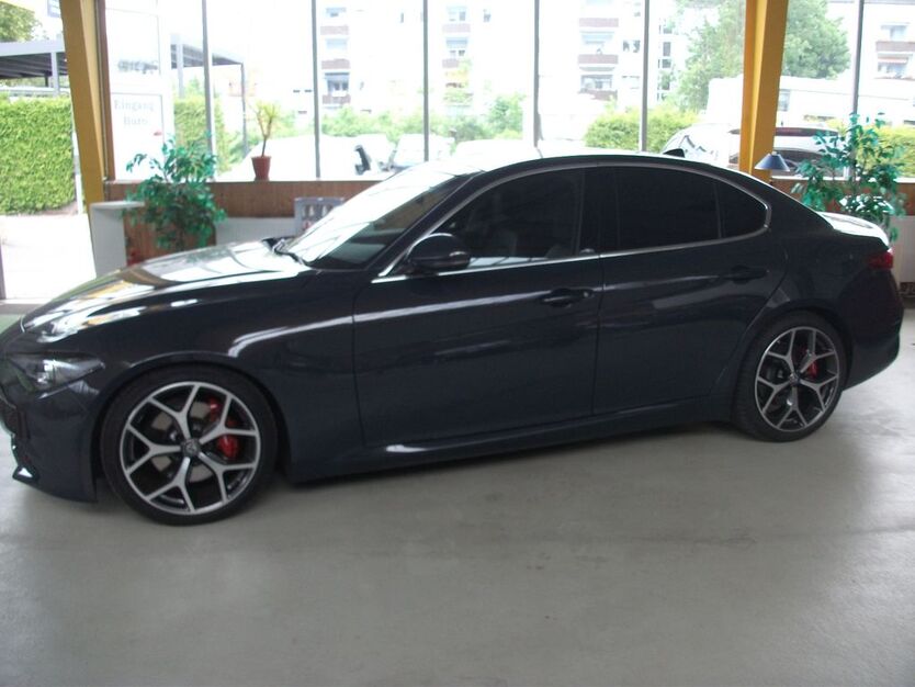 Alfa Romeo Giulia 83.000 km 23.950 € Neu-Anspach 61267