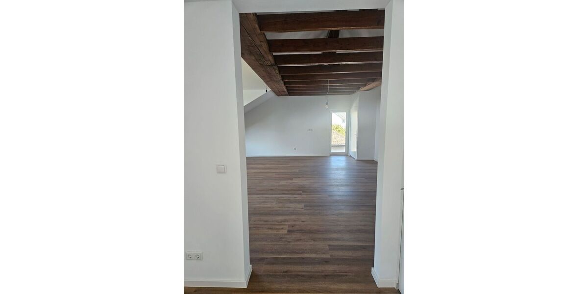 Großzügige, frisch sanierte 2-Zimmer-Wohnung mit Loggia und Blick ins Grüne - 2- Maintal | Angebot:26633749