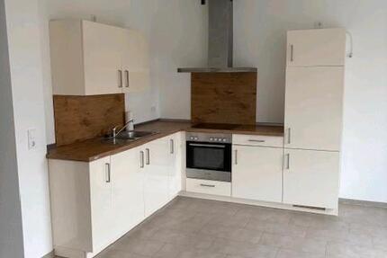 Sehr gepflegte 3-Zimmer-Wohnung mit Balkon und Tiefgaragenplatz zimmer