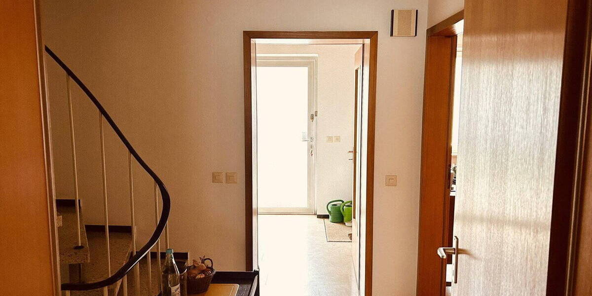 Reihenendhaus Frankfurt Hausen - 7 Zimmer, 177 m&sup2;, 779.000&euro; | Angebot:26188389