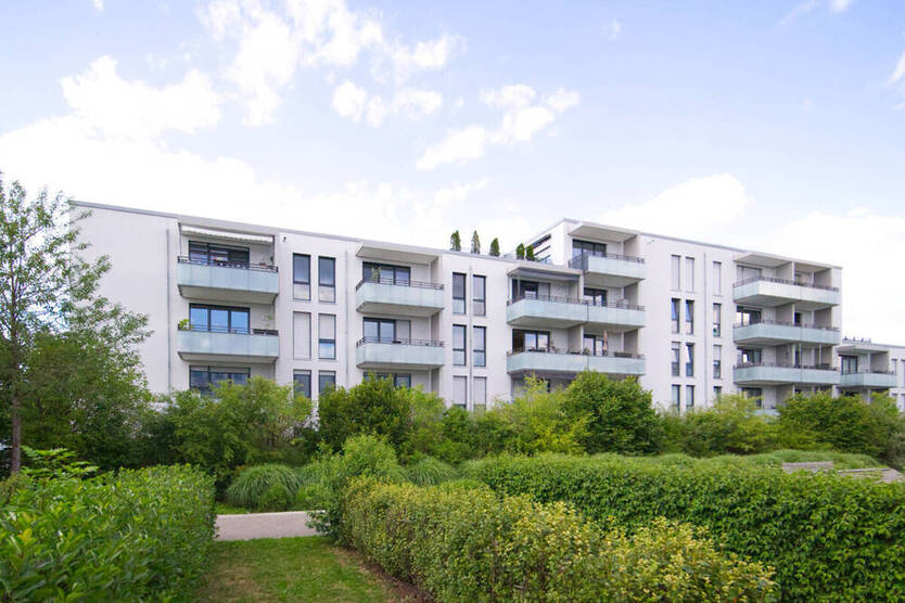 Lichtdurchflutet & modern: 3-Zimmerwohnung mit Einbauküche und großer Südloggia