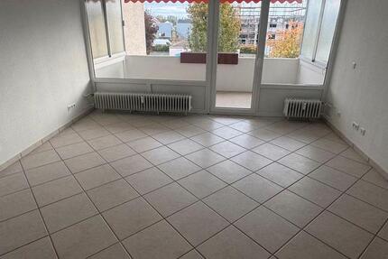 ***Modernisierte 3 ZBK mit XL-Balkon im 1. OG*** zimmer