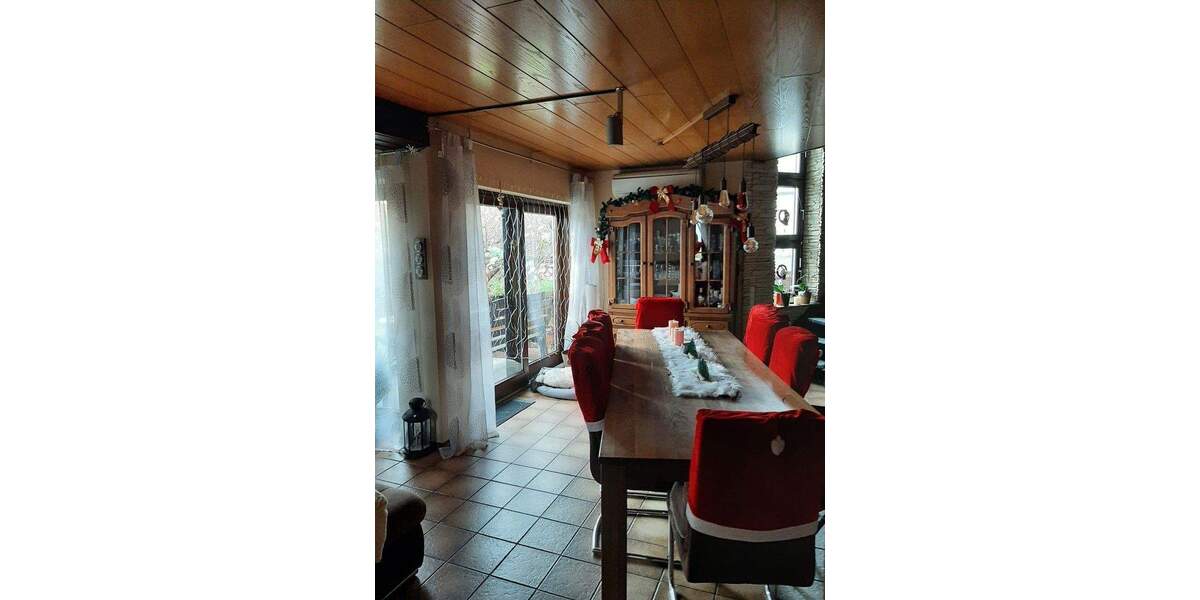 Einfamilienhaus Raunheim - 8 Zimmer, 270 m&sup2;, 650.000&euro; | Angebot:25751160