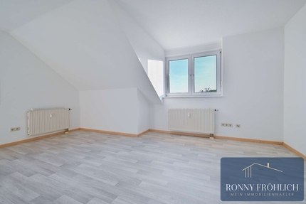 Wohnen in Schönfeld im Erzgebirge: Ruhige 2-Zimmer-Wohnung Top-Lage mit Einbauküche, eig. Stellplatz