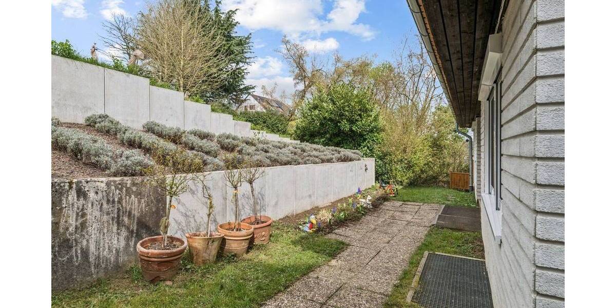 Einfamilienhaus Eppstein Vockenhausen - 8 Zimmer, 250 m&sup2;, 749.000&euro; | Angebot:26094118