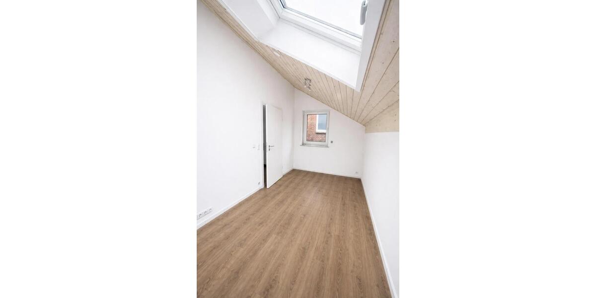 Etagenwohnung Egelsbach - 2 Zimmer, 90 m&sup2;, 1.300&euro; | Angebot:26148389