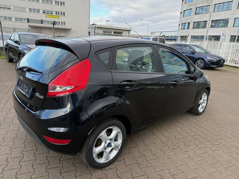 Ford Fiesta 1.2 Trend-Cool&Sound 5Türig 156.010 km 3.390 € Frankfurt 60386