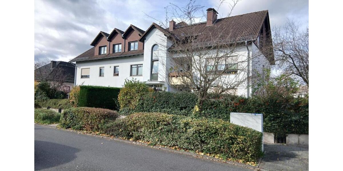 gemütliche Dachgeschosswohnung mit offener Galerie und Loggia 2 zimmer