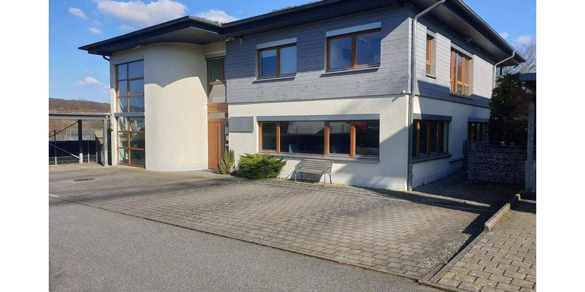 BüroPraxisräume: ruhige Lagehochwertiges Gebäudeviele Stellplätze mit Option WohnenArbeiten zimmer