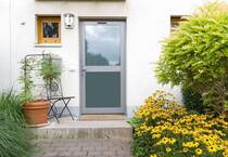 KfW-60 Reihenmittelhaus am Feldrand, mit Blick zum Taunus KfW-60 Reihenmittelhaus am Feldrand, mit Blick zum Taunus