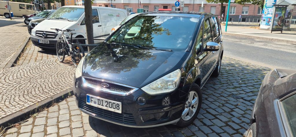 Ford S-Max 257.000 km 1.900 € Frankfurt 60435