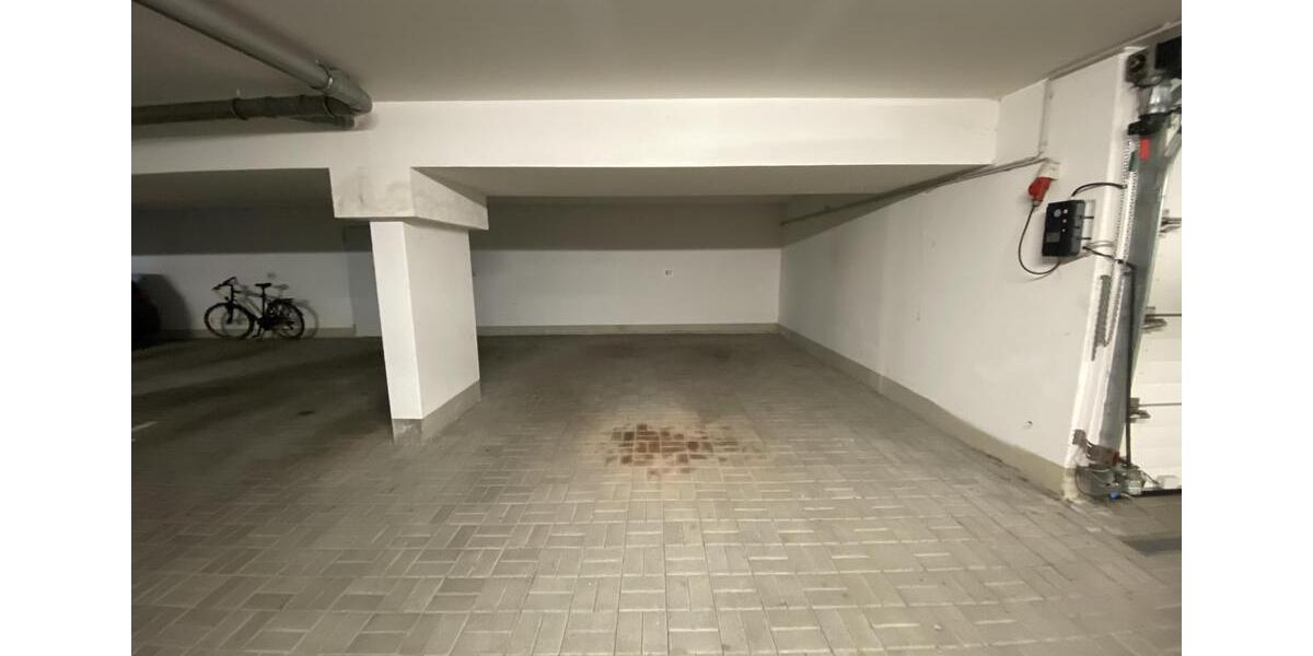 Dachgeschoßwohnung Frankfurt am Main Niederrad - 4 Zimmer, 133 m&sup2;, 2.100&euro; | Angebot:26505068