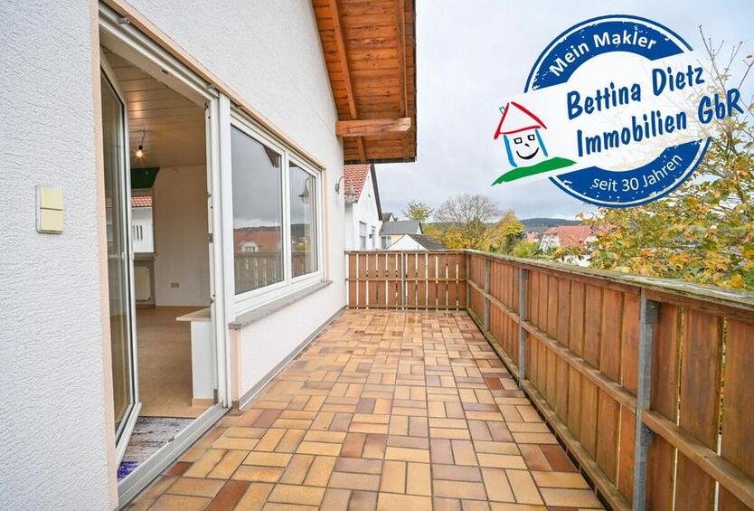 DIETZ: Gepflegte 4 Zi-Wohnung im ersten OG - 2 Balkon - Garage zimmer